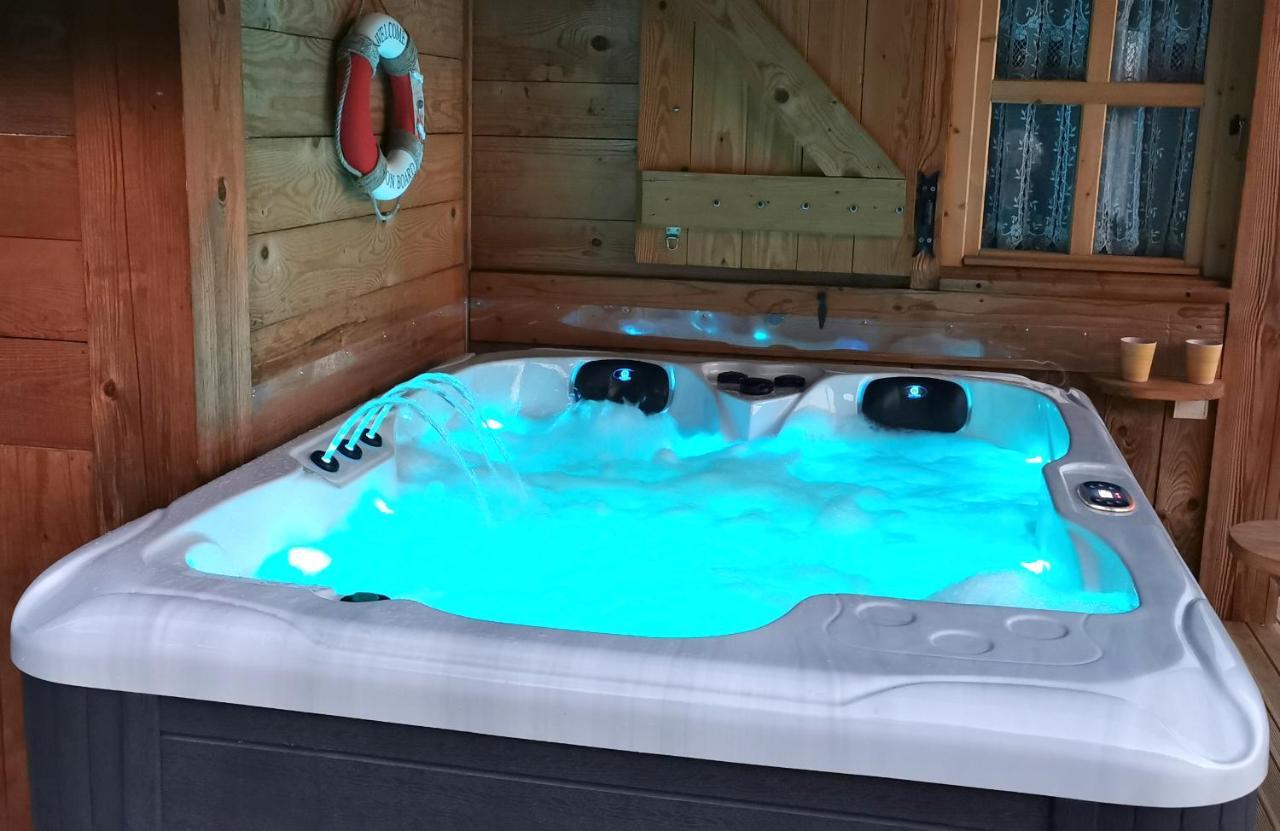 Au Petit Chalet Avec Son Spa - Escapade En Amoureux ! Villa Cruet Kültér fotó